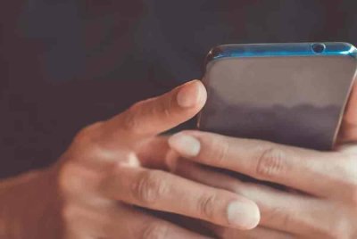 Seorang penjawat awam kerugian sebanyak RM120,000 selepas mendakwa diperdaya sindiket pelaburan Forex yang diperkenalkan menerusi laman media sosial pada Julai lalu.