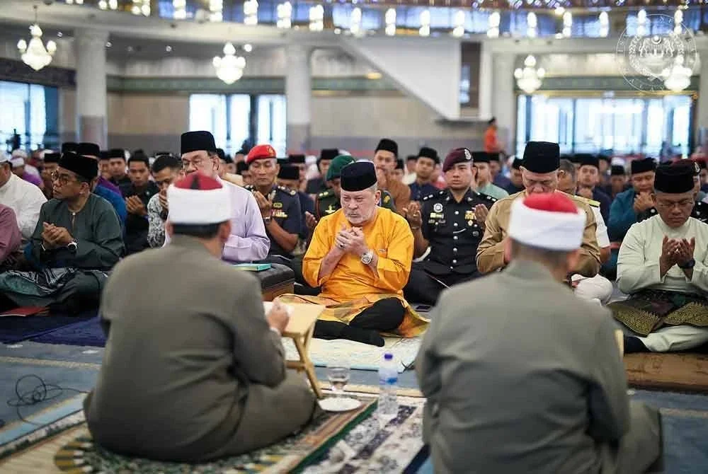 Sultan Ibrahim titah semua masjid dan surau di Johor melaksanakan solat hajat serta doa selamat susulan enam gegaran yang melanda Segamat sejak Ahad lalu. Foto Facebook Sultan Ibrahim Sultan Iskandar