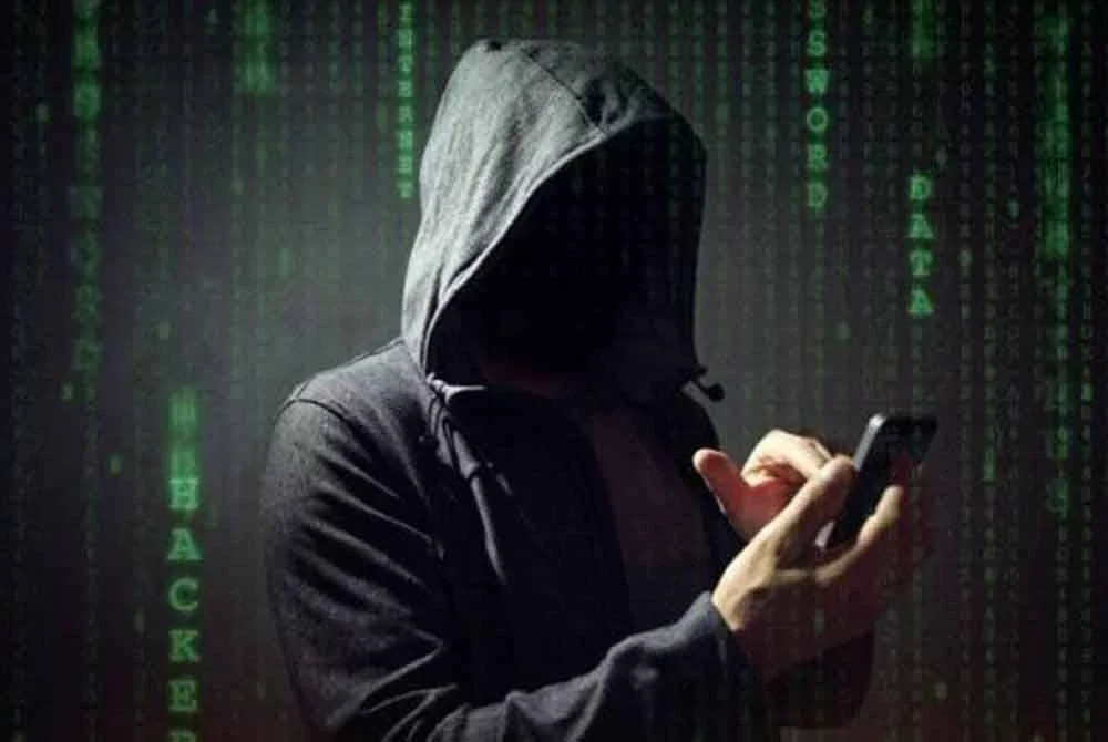 Seorang pelajar PhD warga China kerugian RM847,843 selepas terpedaya dengan sindiket phone scam. Foto hiasan