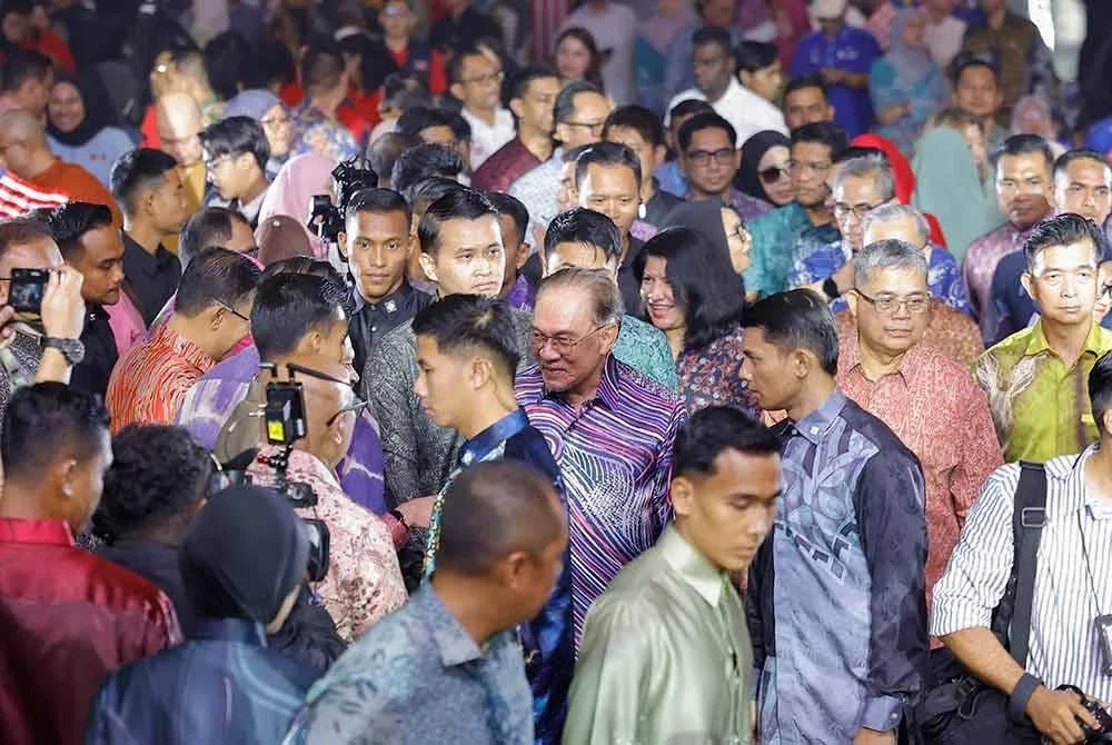 Anwar hadir pada Majlis Amanat Perdana Hari Kebangsaan 2025 di Taman Ekspo Pertanian Malaysia Serdang (MAEPS) pada Sabtu. Foto Bernama
