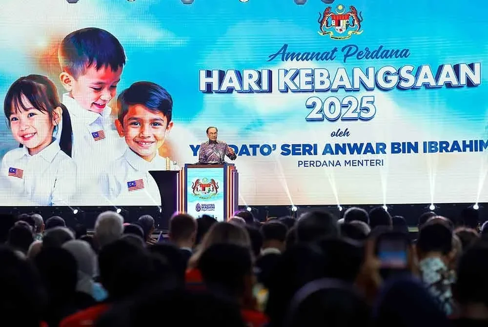 Anwar menyampaikan ucapan pada Majlis Amanat Perdana Hari Kebangsaan 2025 di Taman Ekspo Pertanian Malaysia Serdang (MAEPS) pada Sabtu. Foto Bernama