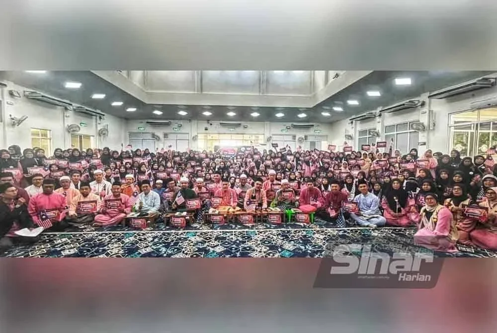 Lebih 500 peserta menjayakan Malaysia #QuranHour di Masjid Raudhatun Nahrain pada Sabtu.