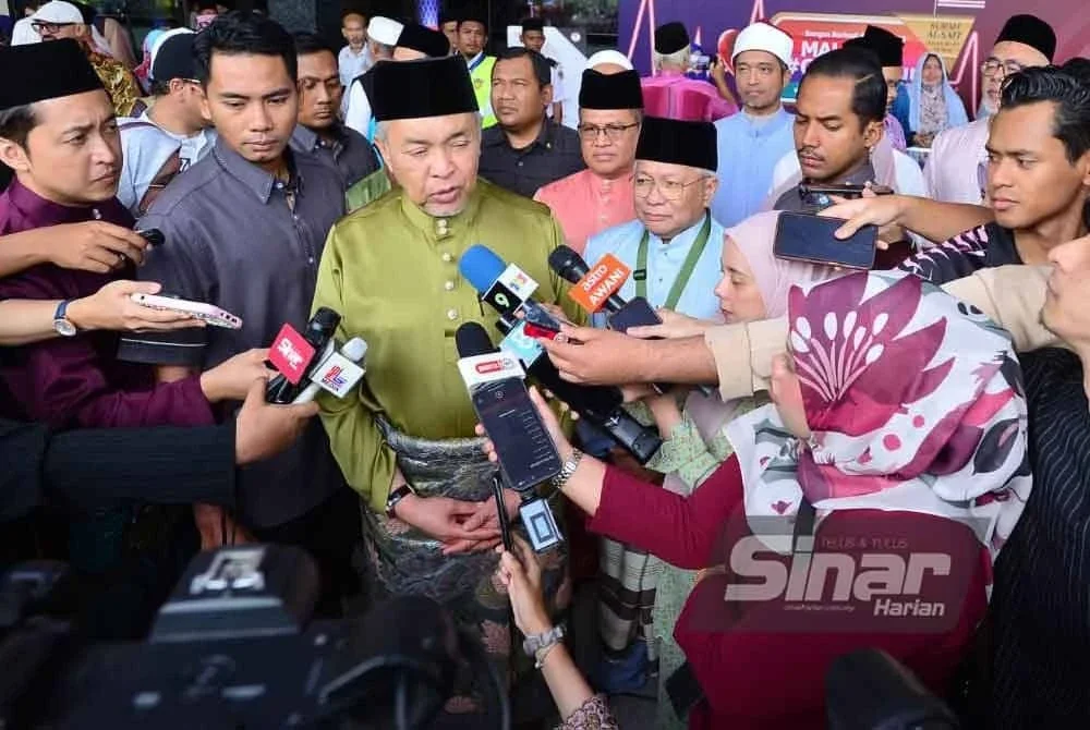 Ahmad Zahid ketika ditemui pemberita selepas Program Malaysia #QuranHour 2025 di Masjid Negara pada Sabtu. Foto Sinar Harian - ASRIL ASWANDI SHUKOR