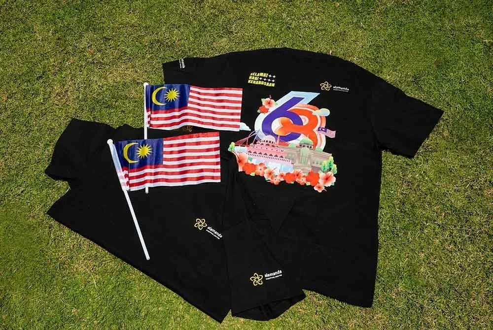 Seramai 500 pembeli pertama yang berbelanja RM350 ke atas dalam dua resit di kedai terpilih berpeluang menebus baju-T edisi khas Mesra Merdeka 2025.