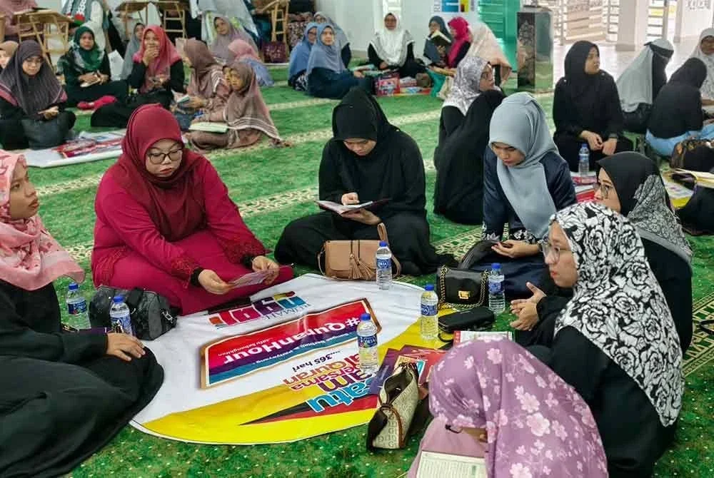 Kira-kira 500 peserta yang hadir program Malaysia #QuranHour di Masjid Al Amin Bandar Warisan Puteri pada Sabtu.