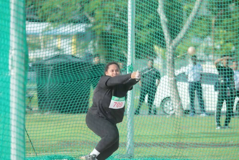 Grace membaharui rekod kebangsaan milik sendiri dalam acara lontor tukul besi dalam Kejohanan Terbuka Malaysia di Kangar pada Khamis. Foto FB Olahraga Malaysia
