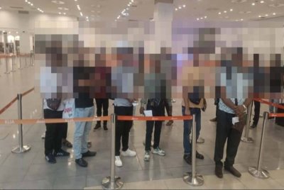 Antara warga asing yang ditolak masuk ke Malaysia.