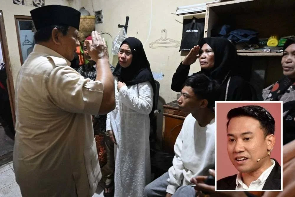 Prabowo (kiri) melawat rumah keluarga Affan Kurniawan, pemandu ojek berusia 21 tahun yang terbunuh akibat dirempuh kenderaan polis semasa huru-hara demonstrasi di Jakarta. (Gambar kecil: Hussain Yusri)