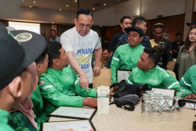 Steven turut merakamkan penghargaan dan terima kasih kepada para penghantar atas sokongan terhadap RUU itu. Foto Bernama