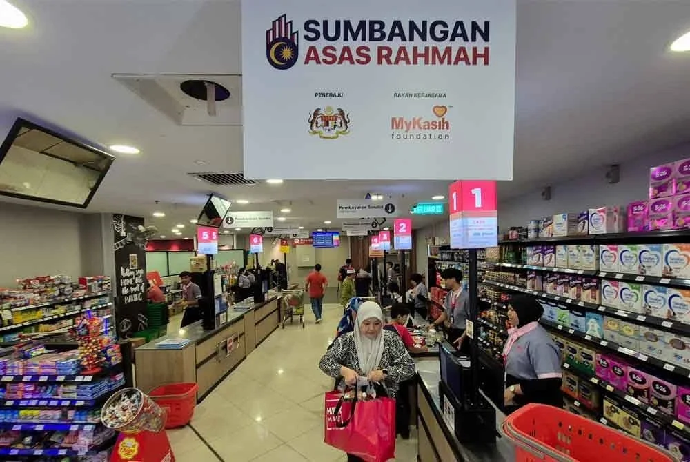 Jumlah keseluruhan transaksi Penghargaan SARA dan SARA dalam tempoh dua hari ini mencecah 1.45 juta, melibatkan perbelanjaan rakyat sebanyak RM91 juta. Foto Bernama