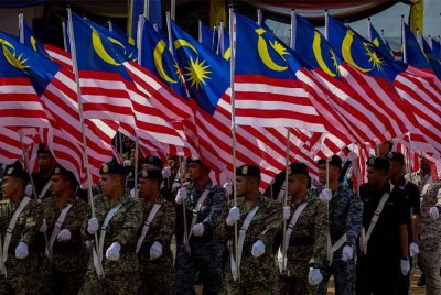 Kemerdekaan bukan sekadar perayaan. Ia adalah simbol maruah bangsa, titik mula sebuah negara yang berdiri dengan kaki sendiri. Foto Bernama