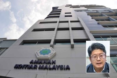 Pembiayaan AIM itu diharapkan dapat diteruskan untuk menyokong usahawan informal dan usahawan kecil di seluruh negara. Gambar kecil: Ewon Benedick