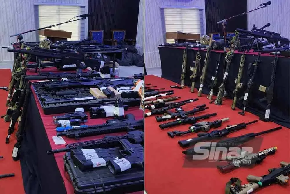 Pelbagai jenis senjata api tiruan dan aksesori dipercayai milik peserta 'war game' yang dirampas dalam Ops Laras, Ahad lalu.