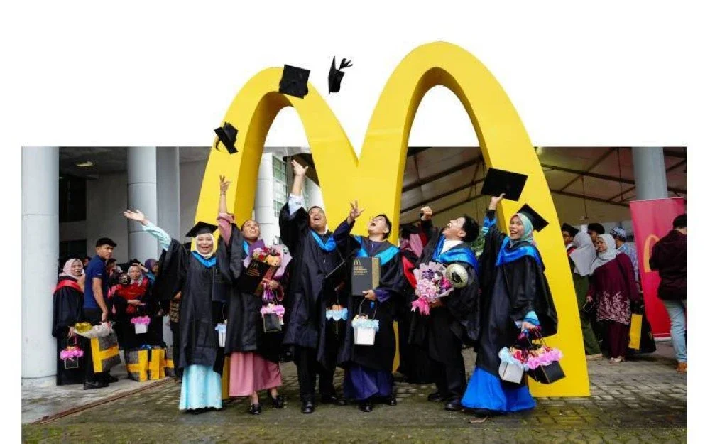 McDonald’s memberikan peluang kepada pekerjanya untuk melanjutkan pelajaran.