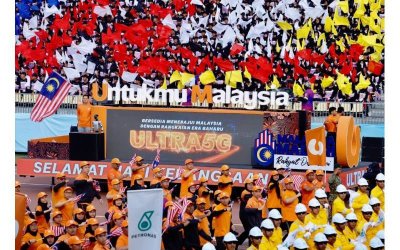 Kenderaan berhias kontinjen U Mobile membawa mesej jelas bahawa syarikat telekomunikasi negara itu bertekad untuk terus memacu kemajuan Malaysia dengan kuasa digital dan rangkaian era baharu ULTRA5G.