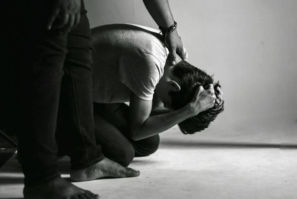 Buli seolah-olah menjadi satu fenomena sosial yang serius yang sering berlaku dalam pelbagai kalangan masyarakat. Gambar hiasan