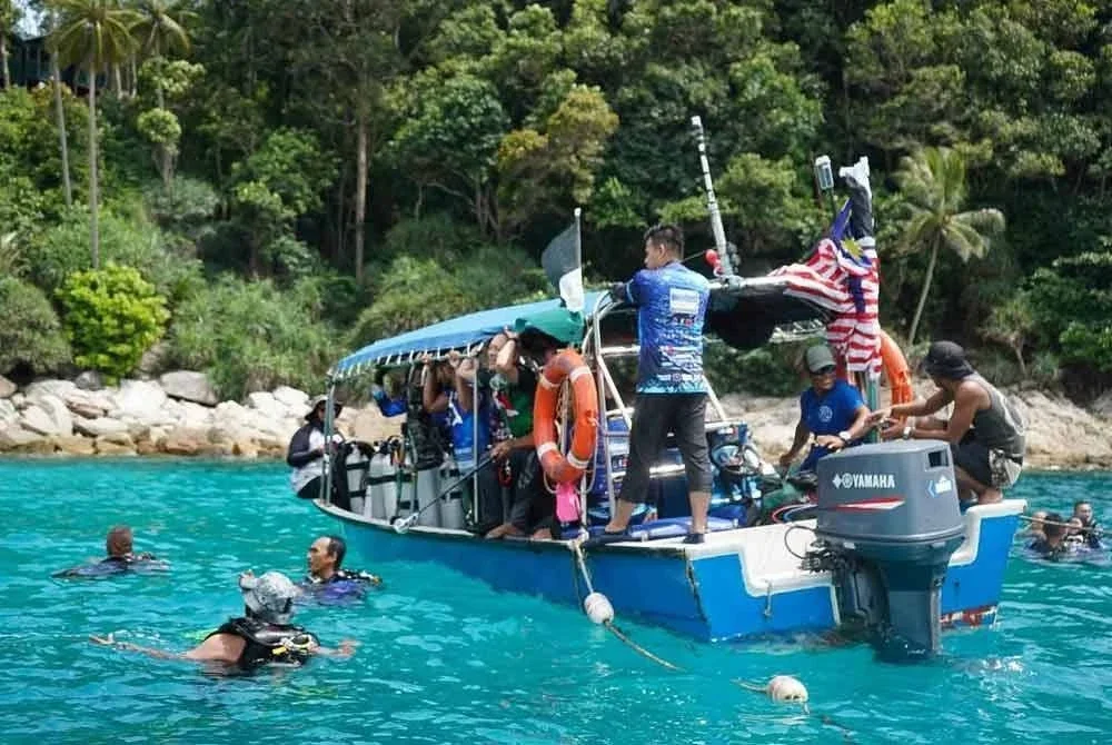 Pemandu bot, teksi air atau teksi bot diharap dapat bekerjasama bagi memastikan soal keselamatan menjadi perkara utama yang diberikan perhatian sepanjang berada di Pulau Perhentian.