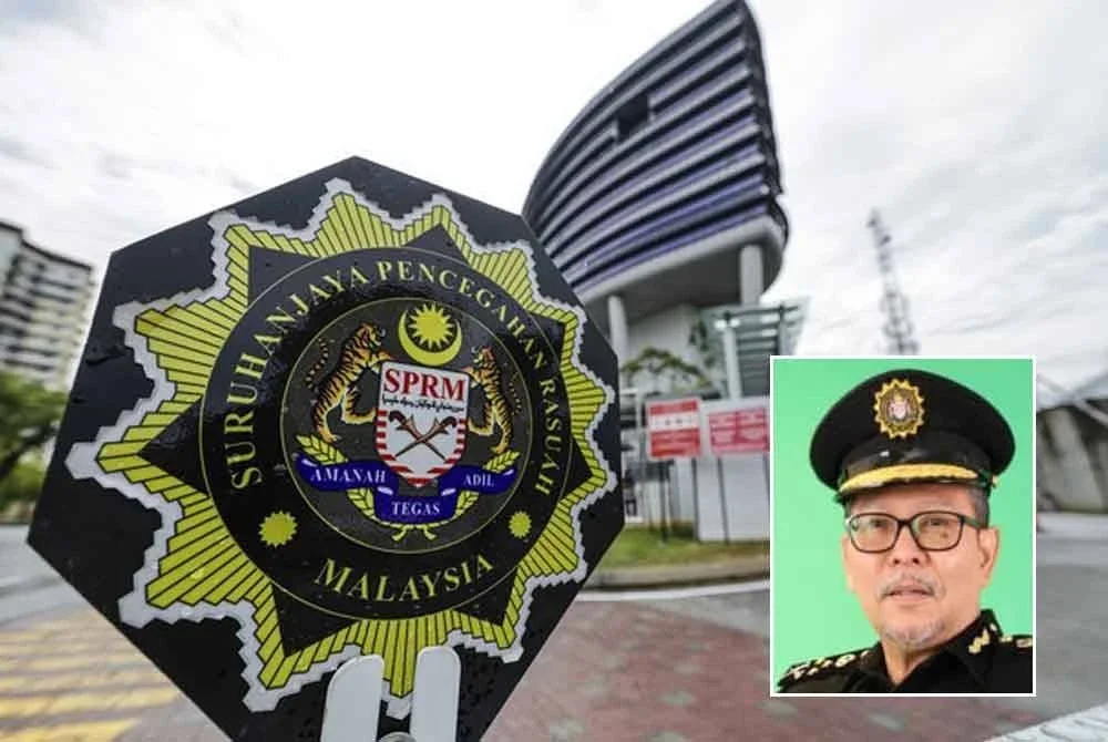 CPI mengukur cara kerja, tadbir urus atau tatakelola sektor awam dengan melihat sejauh mana ketelusan, kecekapan dan keberkesanan dipraktikkan oleh sektor terbabit dalam memberikan perkhidmatan kepada golongan sasar. - Gambar hiasan, gambar kecil: Idris