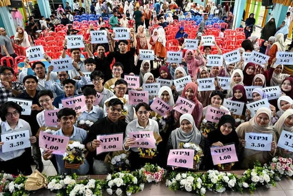 Keputusan permohonan melanjutkan pengajian ke UA peringkat Sarjana Muda Sesi Akademik 2025/2026 bagi lepasan STPM atau setaraf akan diumumkan pada Jumaat ini. Foto Bernama