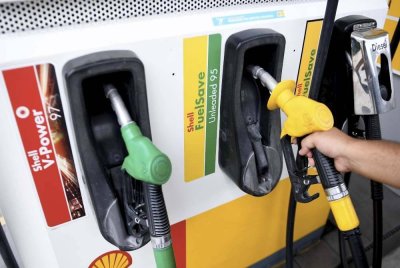 Harga runcit petrol RON95, RON97 dan diesel dikekalkan bagi tempoh 4 hingga 10 September 2025. Gambar hiasan Bernama