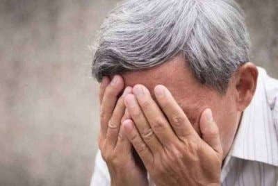 Seorang lelaki warga emas kerugian RM563,560 selepas menjadi mangsa penipuan pelaburan tidak wujud dalam talian. Gambar hiasan