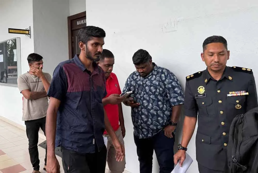 Lima lelaki mengaku tak bersalah selepas pertuduhan dibacakan di Mahkamah Sesyen di sini pada Khamis