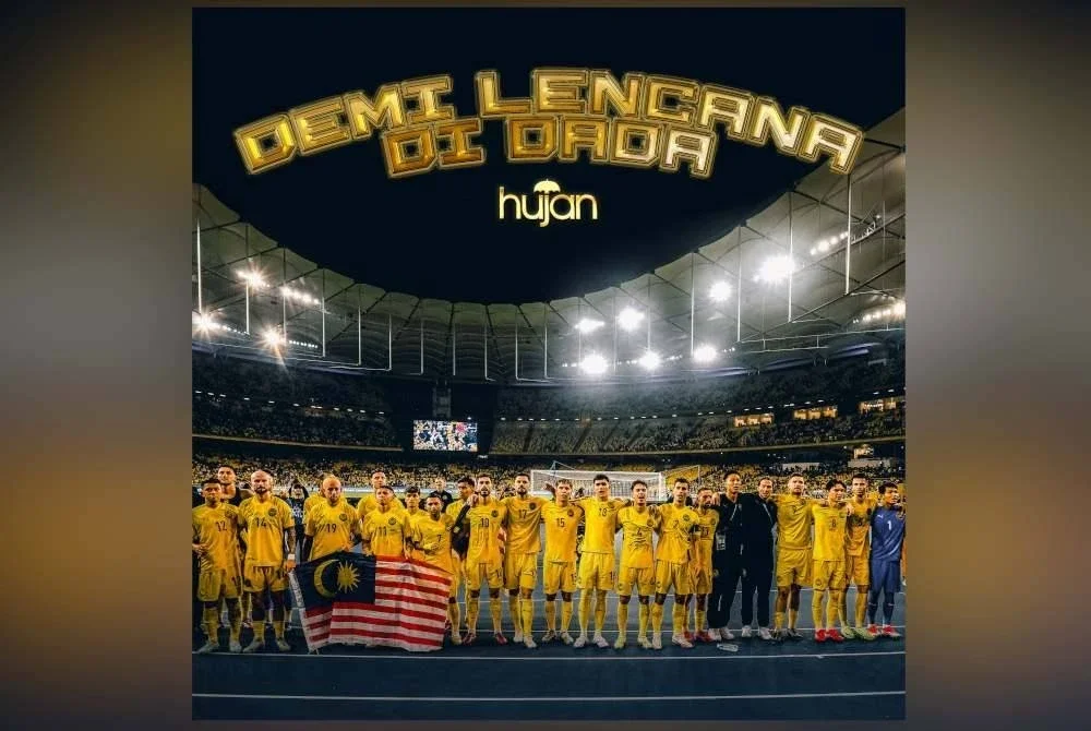 Persatuan Bola Sepak Malaysia (FAM) dengan kerjasama Warner Music Malaysia (WMM) melancarkan lagu rasmi Harimau Malaya berjudul Demi Lencana Di Dada nyanyian kumpulan Hujan.