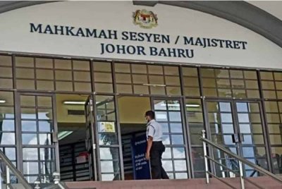 Mahkamah Majistret Johor Bahru denda seorang lelaki RM3,500 kerana memukul bekas isterinya dengan topi keledar manakala seorang petani dipenjara empat bulan kerana mencederakan dan mengugut isterinya - Gambar hiasan