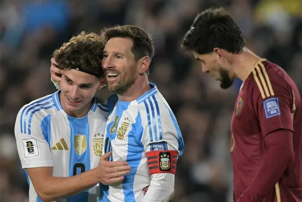Messi meraikan jaringan pertama pasukannya semasa perlawanan bola sepak kelayakan Piala Dunia FIFA 2026 Amerika Selatan antara Argentina dan Venezuela di stadium Mas Monumental di Buenos Aires pada 4 September 2025. - Foto: AFP