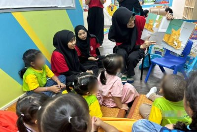 Kementerian juga sedang merangka strategi meningkatkan profesionalisme serta kemahiran pengasuh melalui latihan berstruktur.