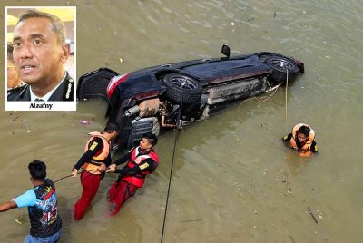 Tragedi dua beradik berusia enam dan lapan tahun yang maut selepas kereta dinaiki terjunam ke Sungai Linggi, Tanjung Agas di sini pada Khamis kini disiasat di bawah Seksyen 302 Kanun Keseksaan.