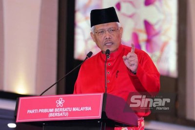 Hamzah berucap sebelum merasmikan Perhimpunan Agung Tahunan (PAT) Sayap-Sayap Bersatu sempena PAT Bersatu di IDCC Shah Alam pada Sabtu. Foto SINAR HARIAN/MOHD HALIM ABDUL WAHID