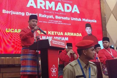 Muhammad Hilman menyampaikan ucapan dasar pada PAT Armada Bersatu di IDCC Shah Alam pada Sabtu.