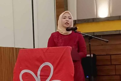 Nabila ketika menyampaikan ucapan penangguhan pada Perhimpunan Agung Tahunan Srikandi Muda Bersatu di IDCC Shah Alam pada Sabtu.