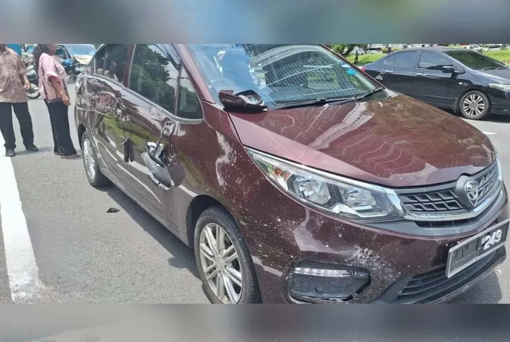 Salah sebuah kereta yang terbabit kemalangan.