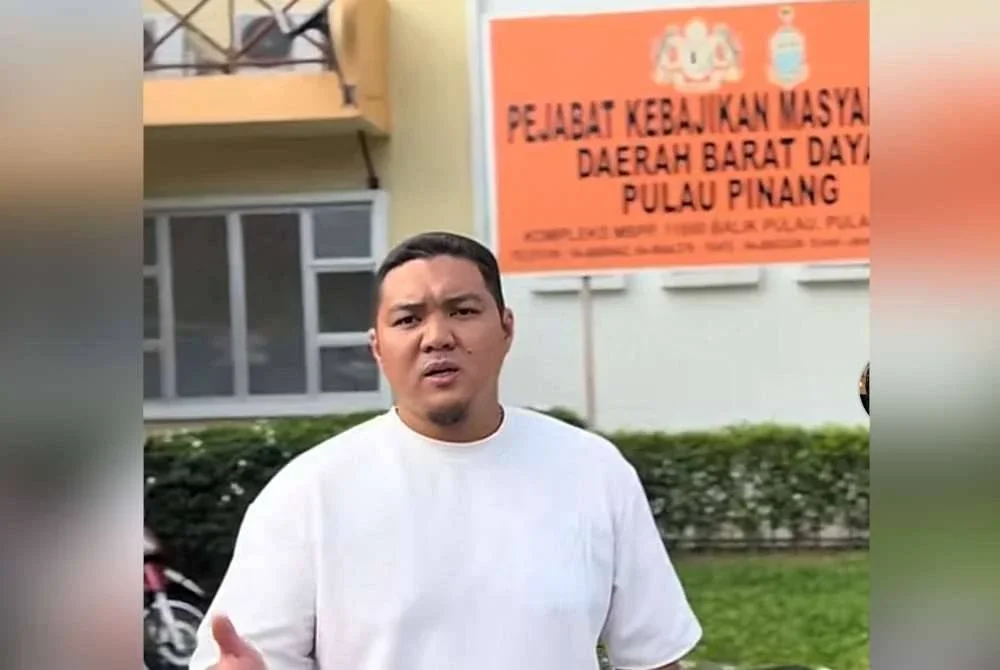 Mohamad Fakhrullah hadir ke Pejabat JKM Daerah Barat Daya pada 2 September lalu bagi memberi keterangan susulan aduan terhadapnya.