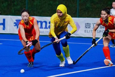 Antara aksi menarik Malaysia menentang China dalam perlawanan Kumpulan A Piala Asia 2025. - Foto: Malaysian Hockey Confederation