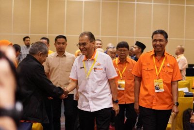 Dr Dzulkefly (tiga dari kiri) hadir merasmikan Konvensyen Amanah Negeri Perak 2025 di Pusat Konvensyen Casuarina di Ipoh pada Ahad. Foto: Amanah Perak