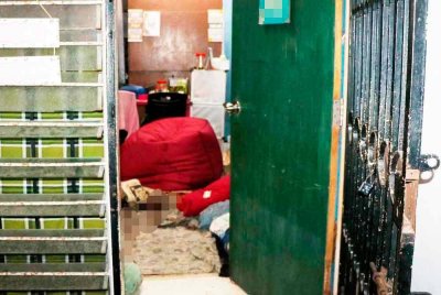 Seorang lelaki cedera di leher akibat dikelar rakan serumah selepas perselisihan faham di Taman Rasah Jaya, Seremban.