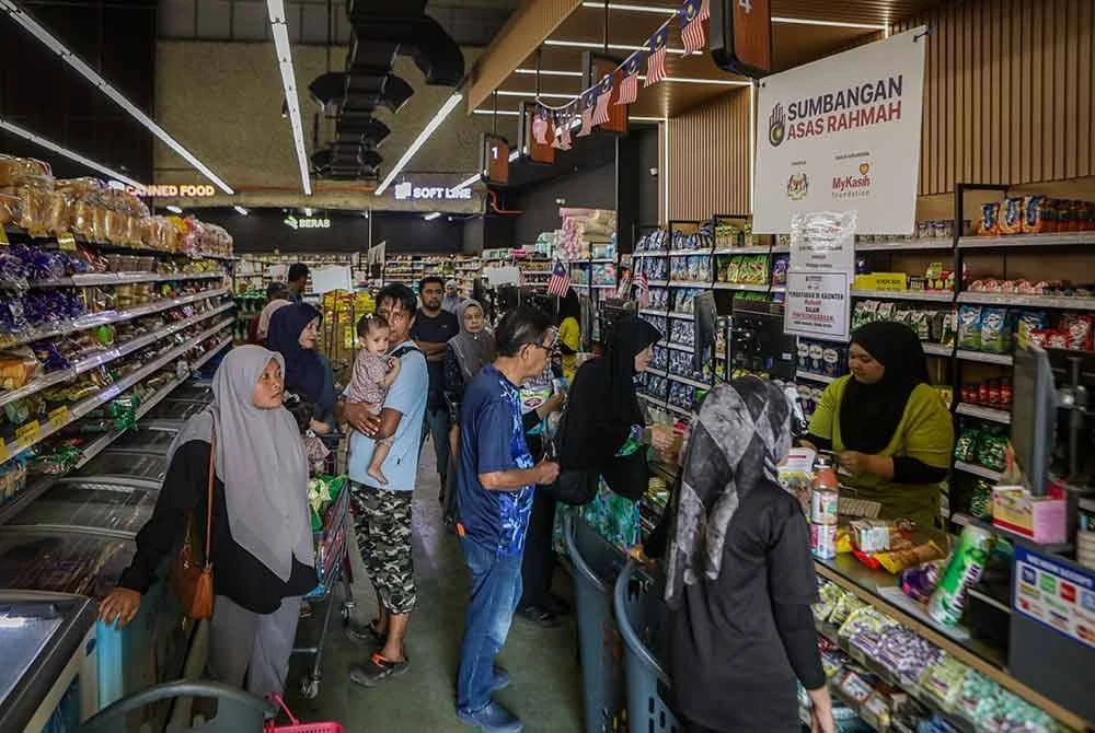 Kerajaan beri amaran tindakan tegas terhadap peniaga naikkan harga barangan di bawah inisiatif Penghargaan SARA - Foto: Bernama