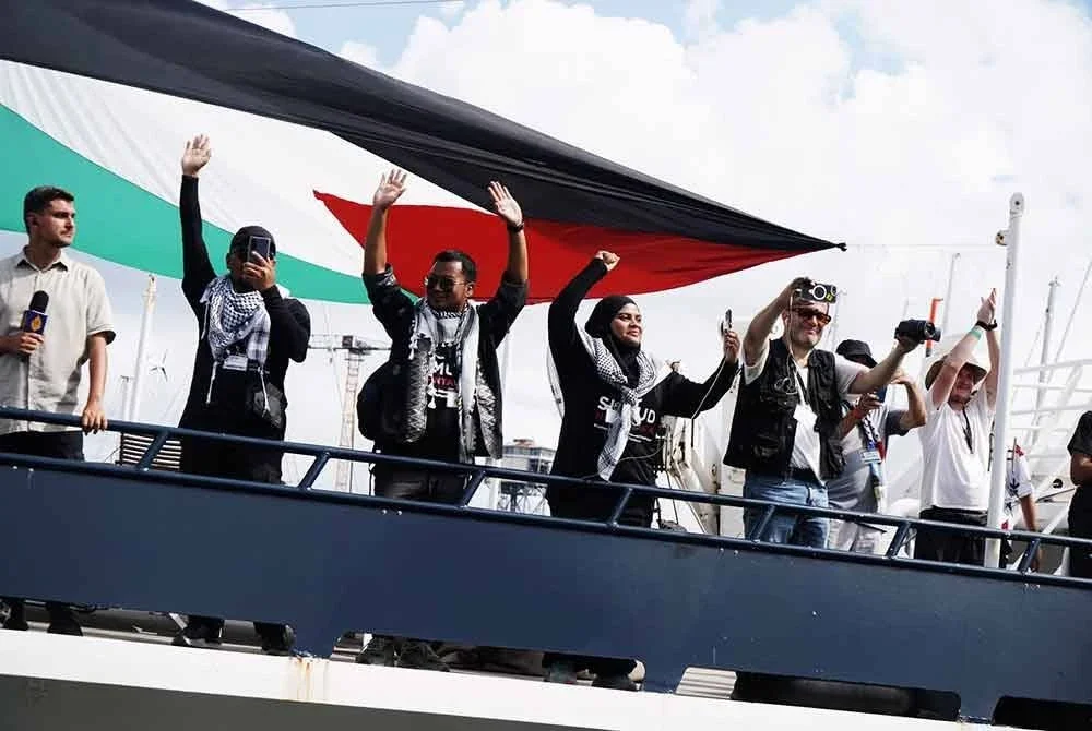 Antara delegasi Malaysia yang kini berlayar dari pelabuhan Barcelona, menyertai misi Global Sumud Flotilla. Foto: Facebook Sumud Nusantara Official