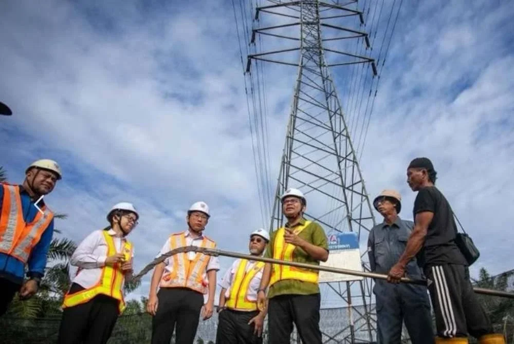 TNB melancarkan Kempen Keselamatan Elektrik yang menyasarkan pesawit, pesawah dan orang awam bagi menangani isu kemalangan akibat renjatan elektrik di kawasan luar bandar. Foto Bernama