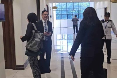 Pasukan pegawai pengendali inkues kematian Zara Qairina tiba di Mahkamah Koroner Kota Kinabalu.