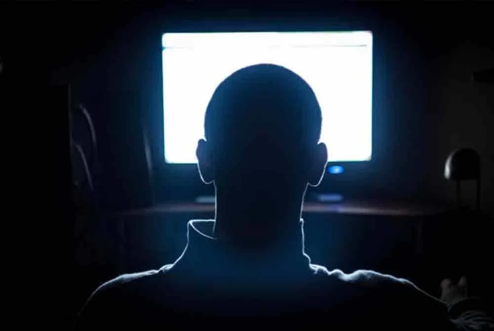 Pelajar Menengah Tiga itu mula terjebak dengan kandungan ekstremis haluan kanan pada pertengahan 2024. - Foto: Agensi