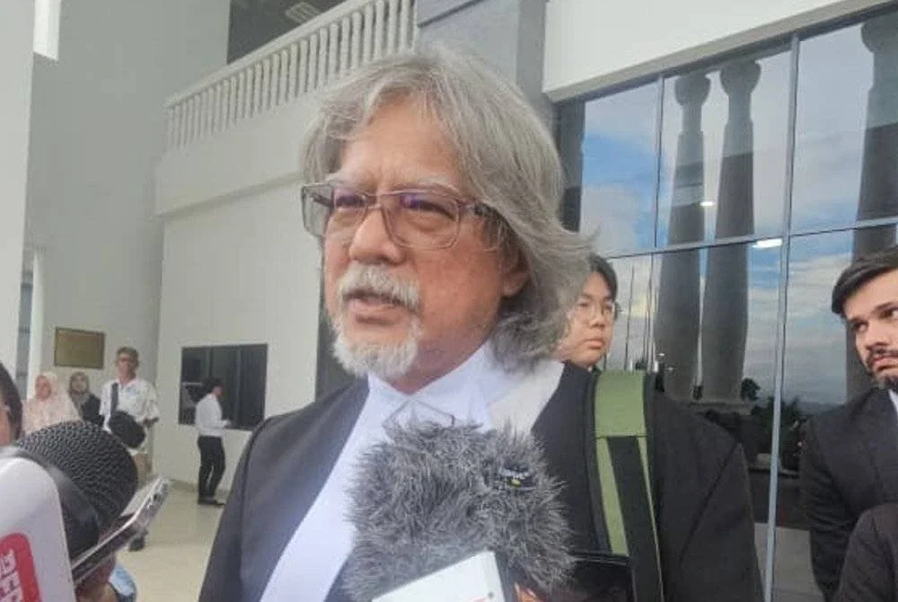 Ram Singh ketika ditemui pemberita di pekarangan Mahkamah Kota Kinabalu.