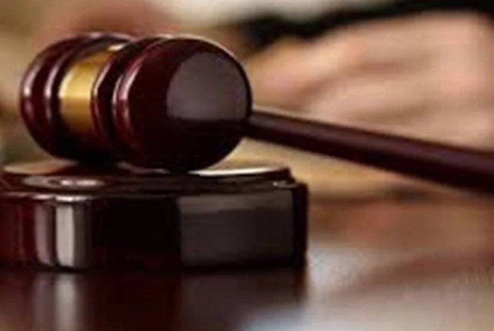 Tertuduh membuat pengakuan berkenaan selepas pertuduhan dibaca di hadapan Hakim.