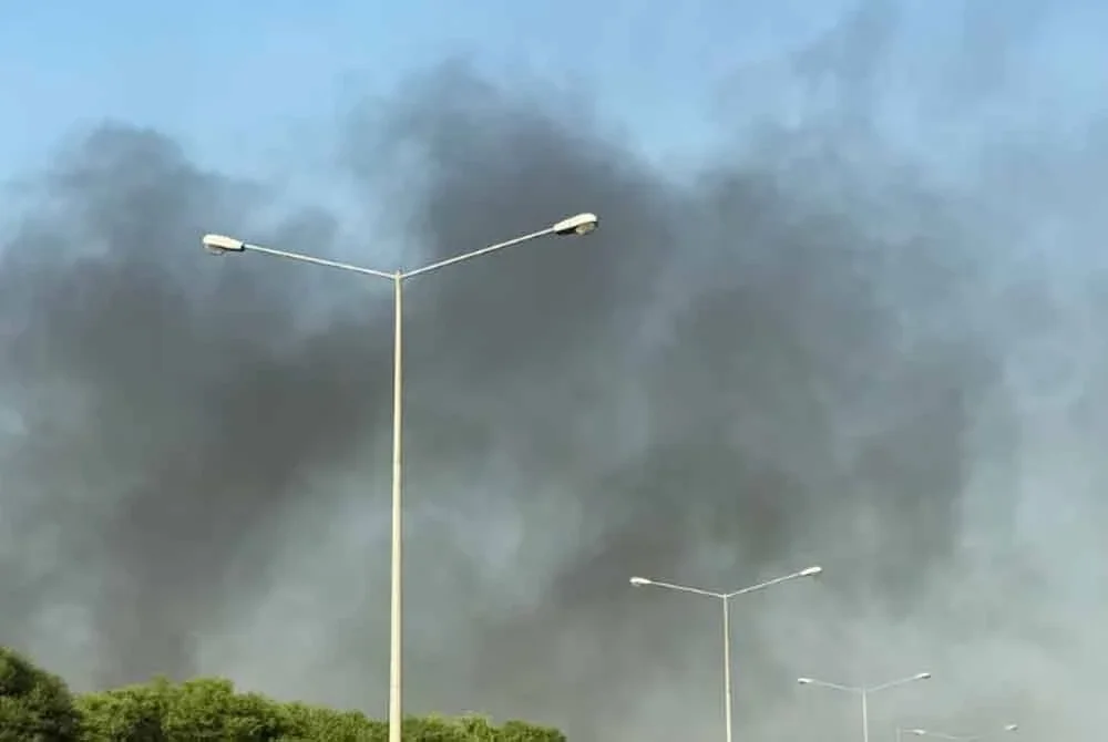 Asap tebal menyelebungi udara Doha, Qatar.-Agensi