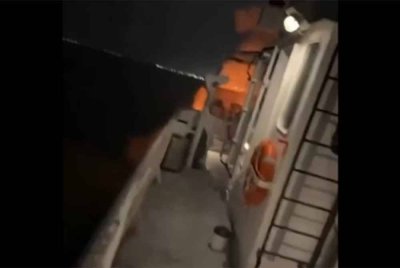 Gambar insiden kebakaran itu yang menjadi tular di media sosial. - Foto Agensi