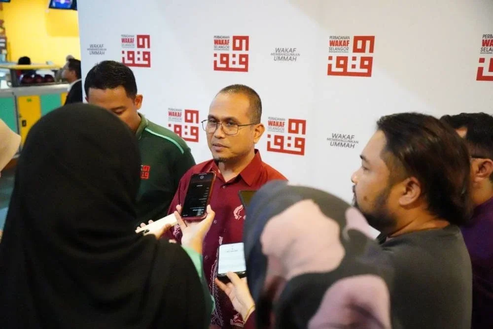 ANUAR HAMZAH pada sidang media Program Santai Boling PWS Bersama Rakan Media 2025 di Shah Alam baru-baru ini. 
