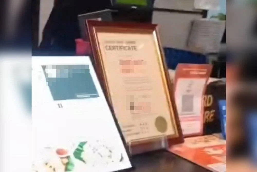 Tangkap layar video yang tular di media sosial.